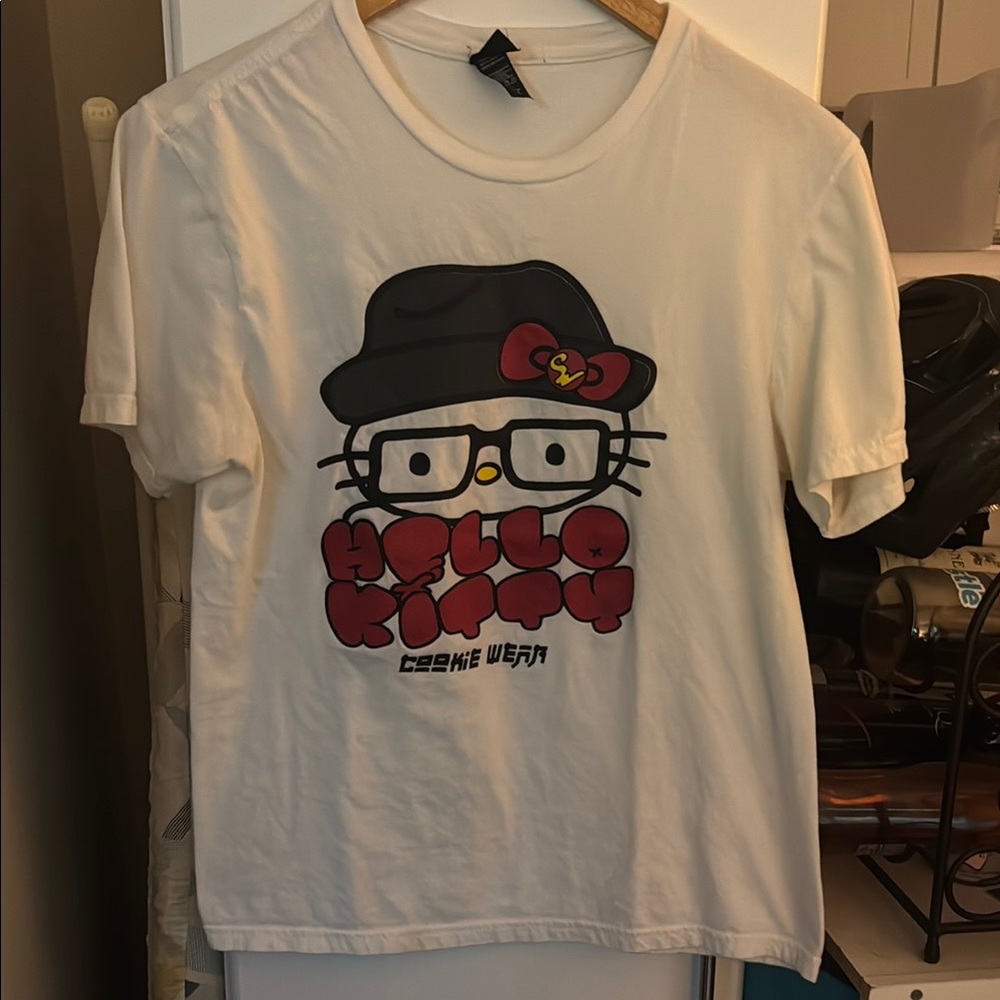 Used Hello Kitty white T-Shirt